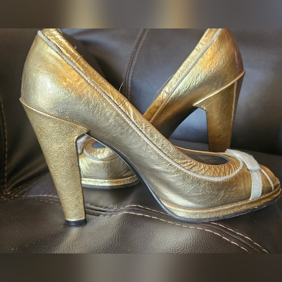 Marc Jacobs Gold Leather Peep Toe Bow Pumps Open Toe Chunky High Heels Size 37 6 - Picture 10 of 16